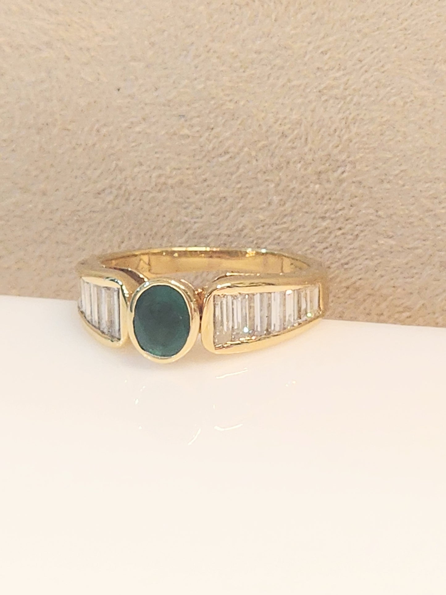 Beautiful Emerald and Diamond Ring in 18KYG