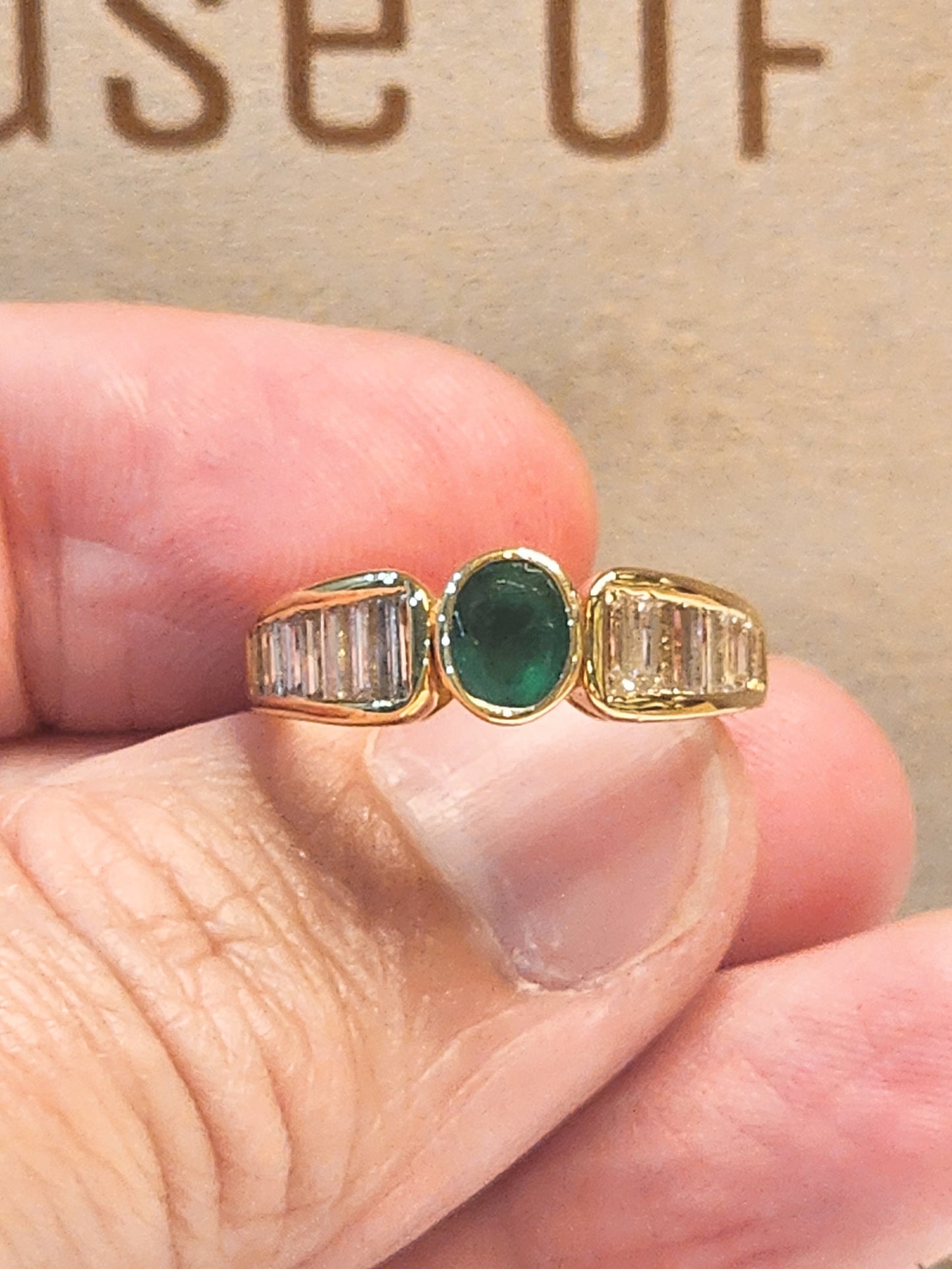 Beautiful Emerald and Diamond Ring in 18KYG