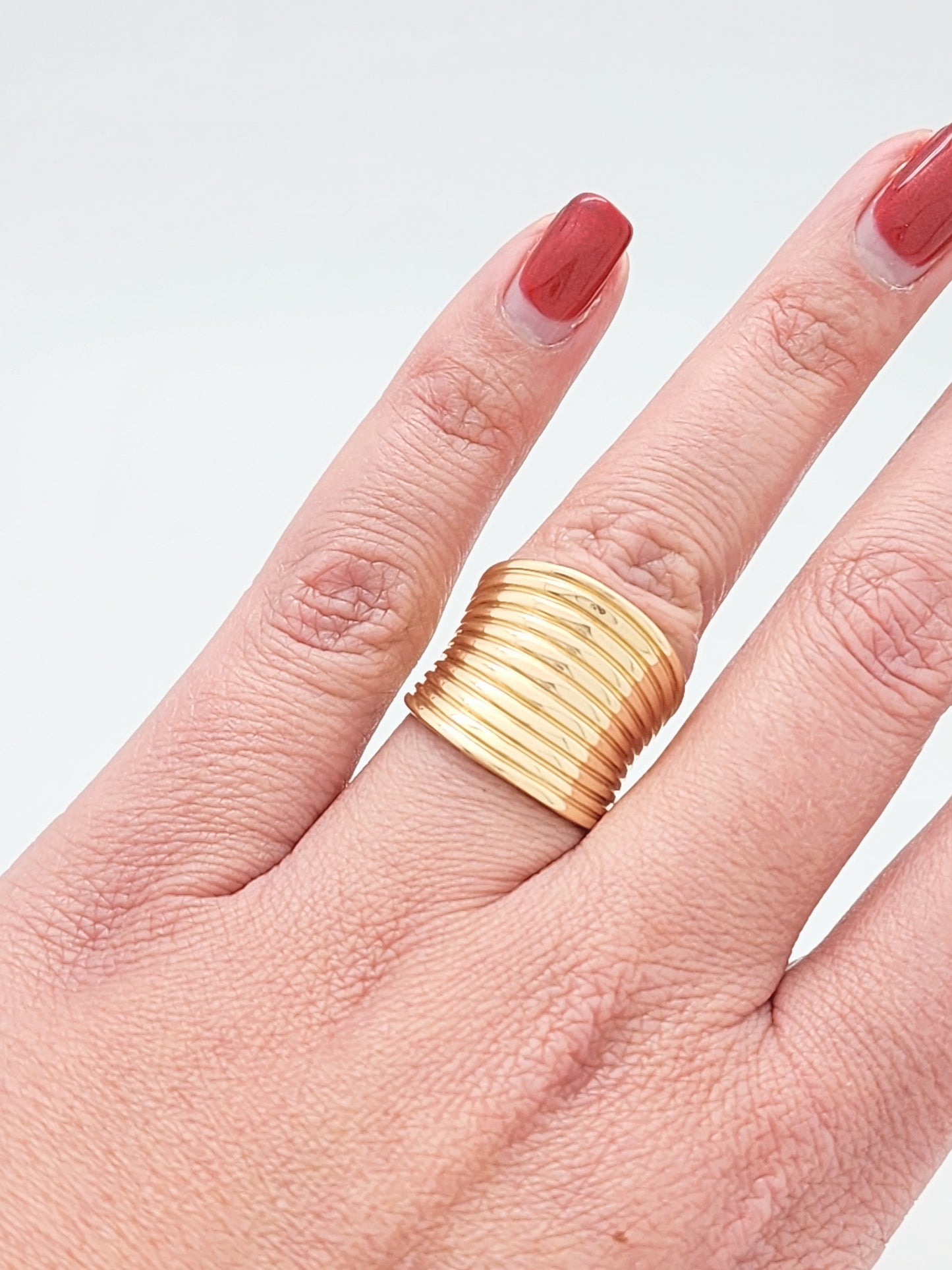 18mm WIDE BAND RING with RIBBED DESIGN in 14KYG!!!