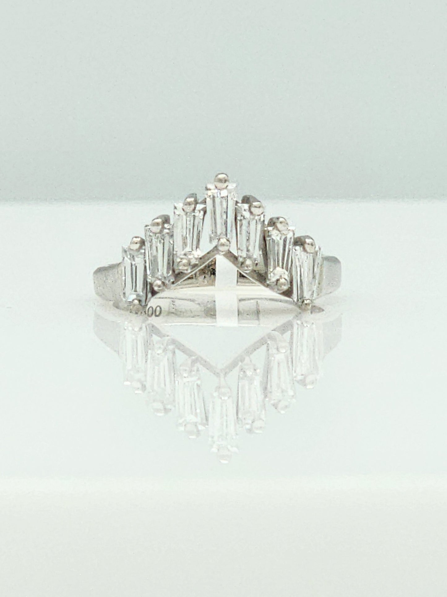 0.98 CARAT V-SHAPE CONTOUR DIAMOND BAND in PLATINUM!!!
