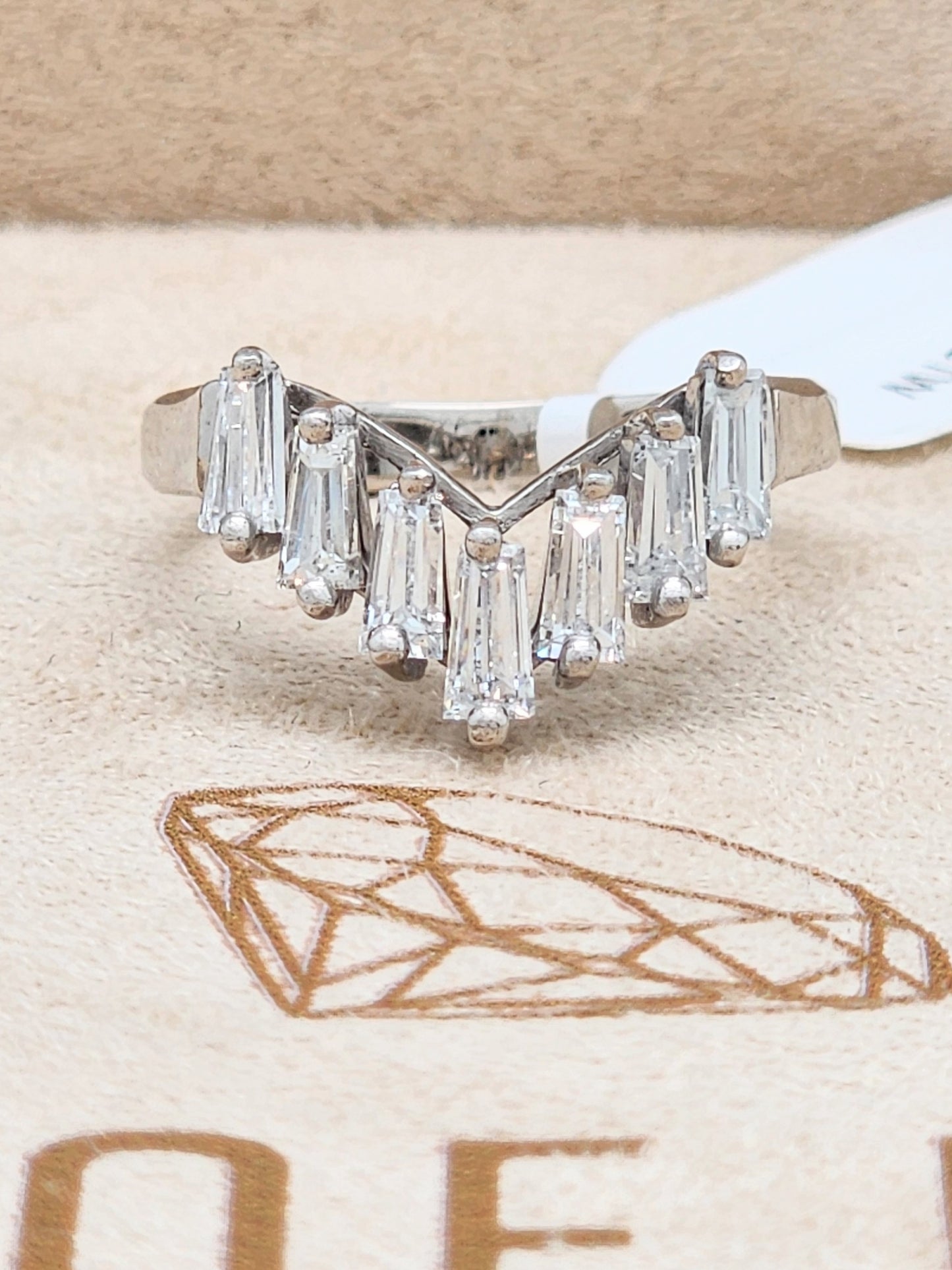 0.98 CARAT V-SHAPE CONTOUR DIAMOND BAND in PLATINUM!!!