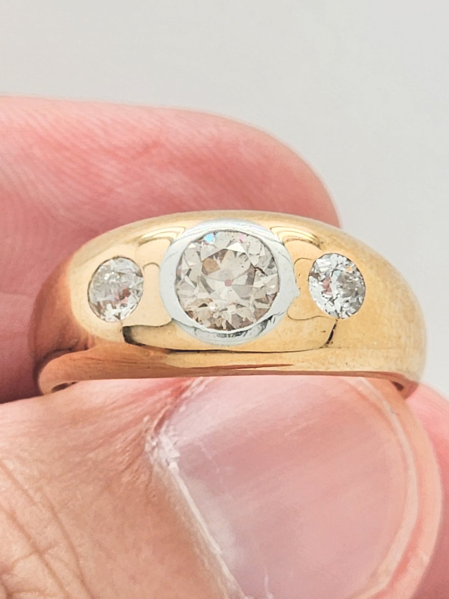 ESTATE 0.90 Carat European Cut 3-Diamond Band in 14KYG