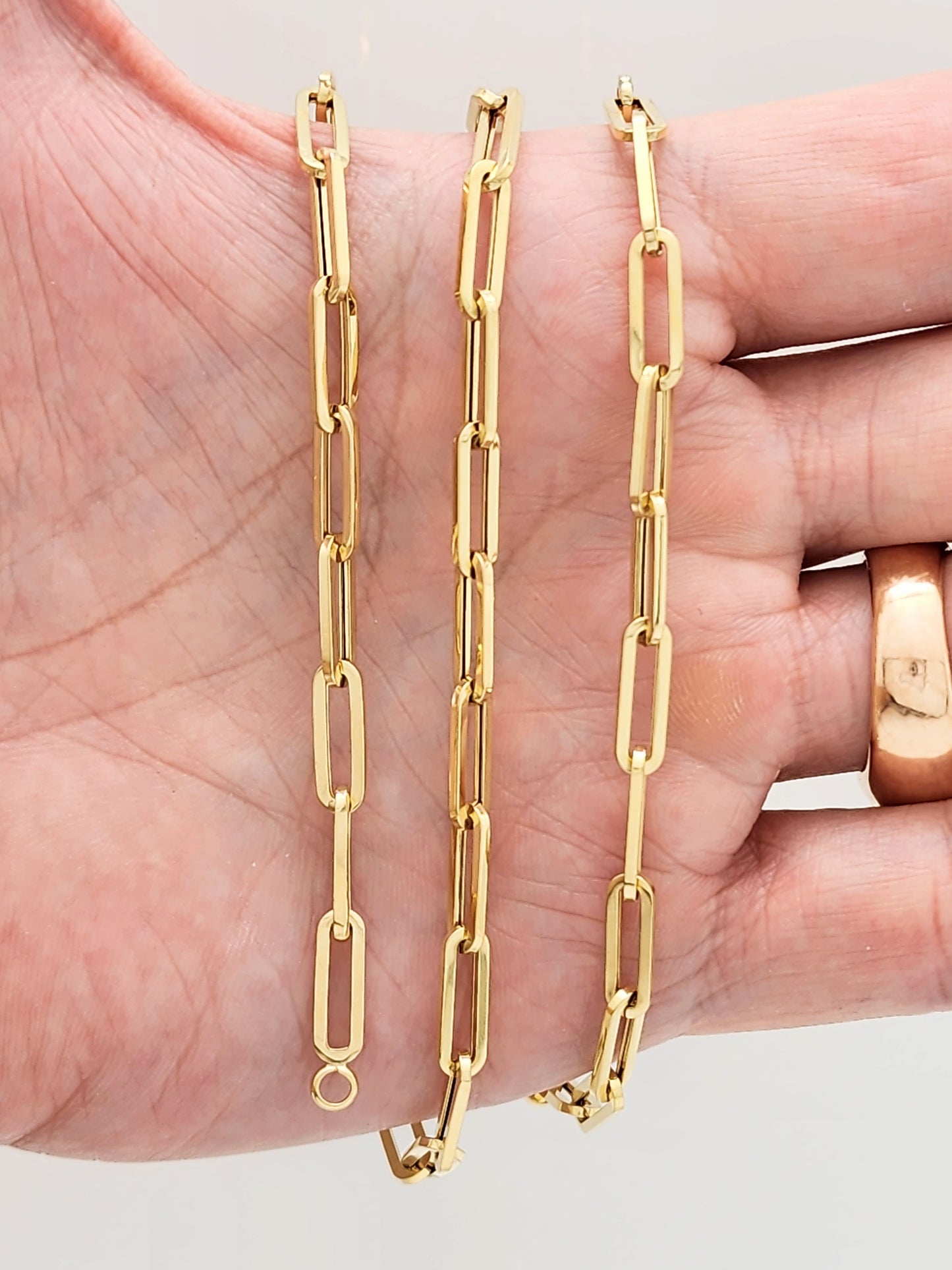 24" PAPERCLIP Necklace in 14K Yellow Gold. 11.1 grams ~ 4.5mm wide