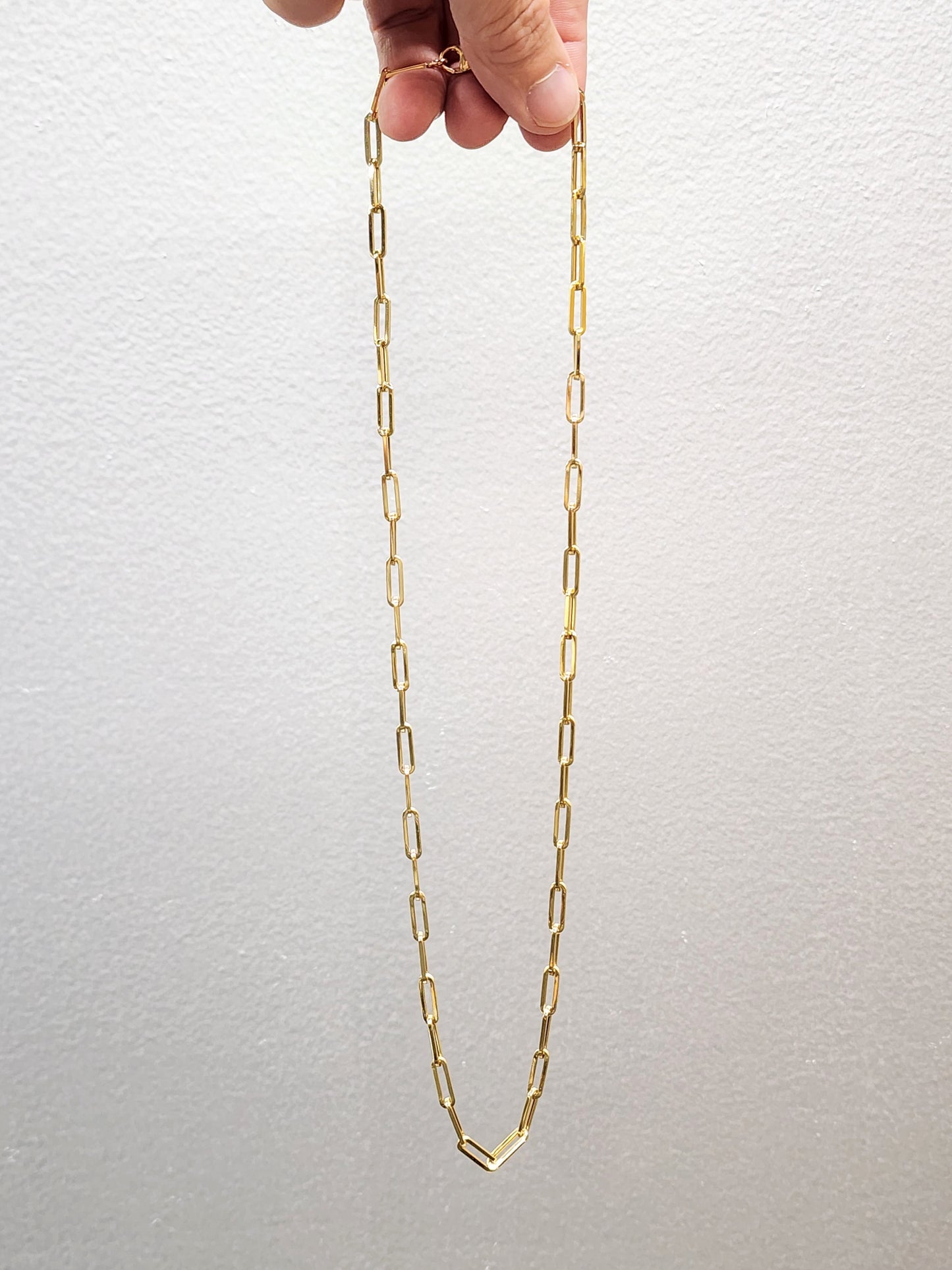 24" PAPERCLIP Necklace in 14K Yellow Gold. 11.1 grams ~ 4.5mm wide