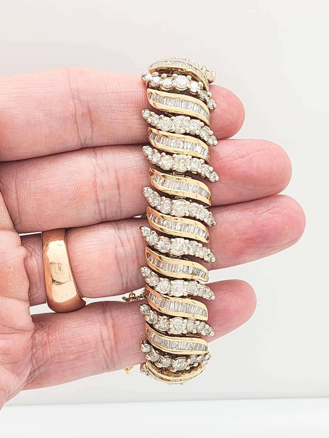 MASSIVE 15.00 CARAT DIAMOND BRACELET in 14KYG!!! 80.6 GRAMS