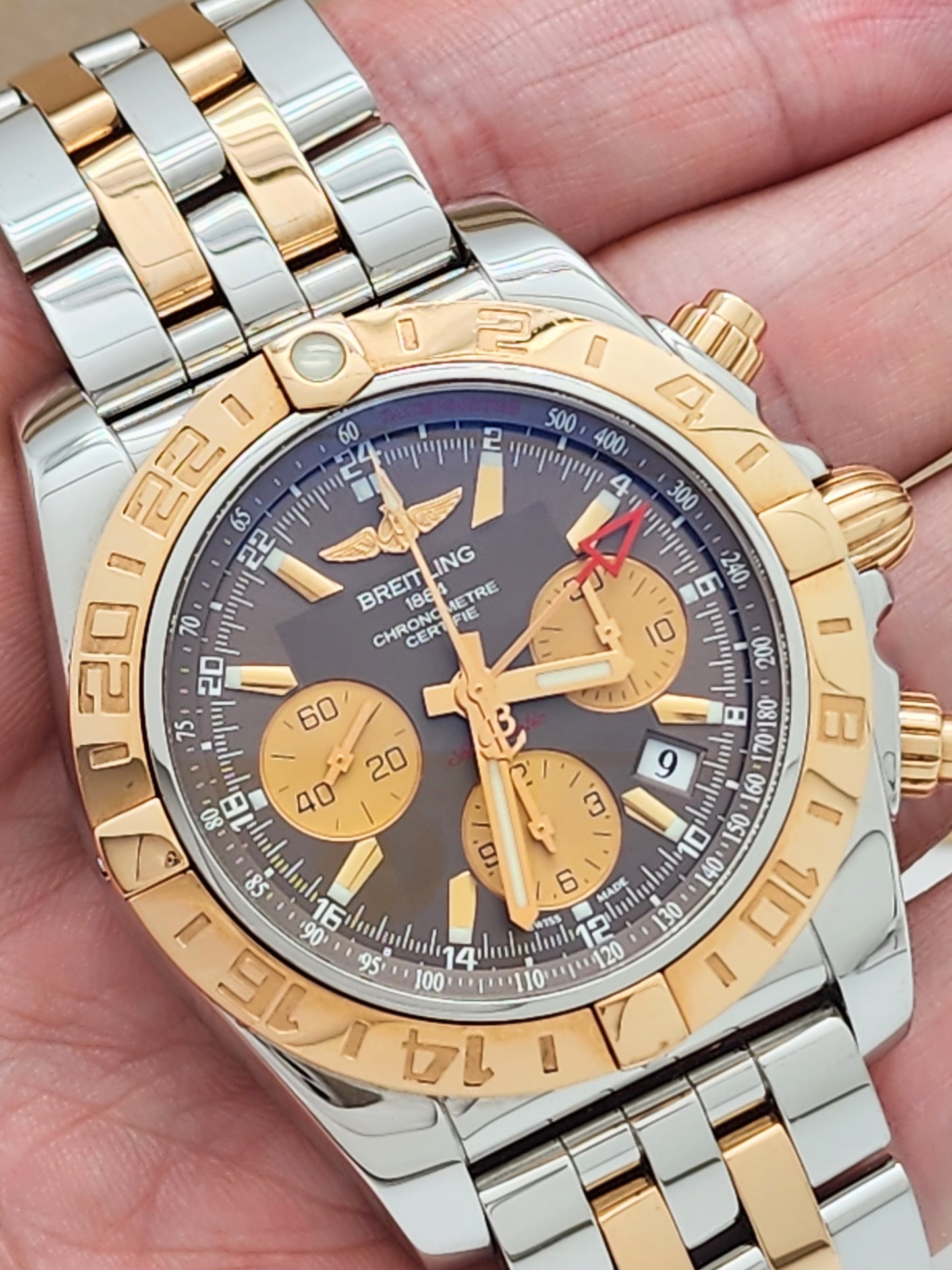 BREITLING Chronomat 44 GMT Stainless/Rose with Brown Dial CB0420 Complete Set!!!!! Retail: $15,600 HUGE SAVINGS!!!