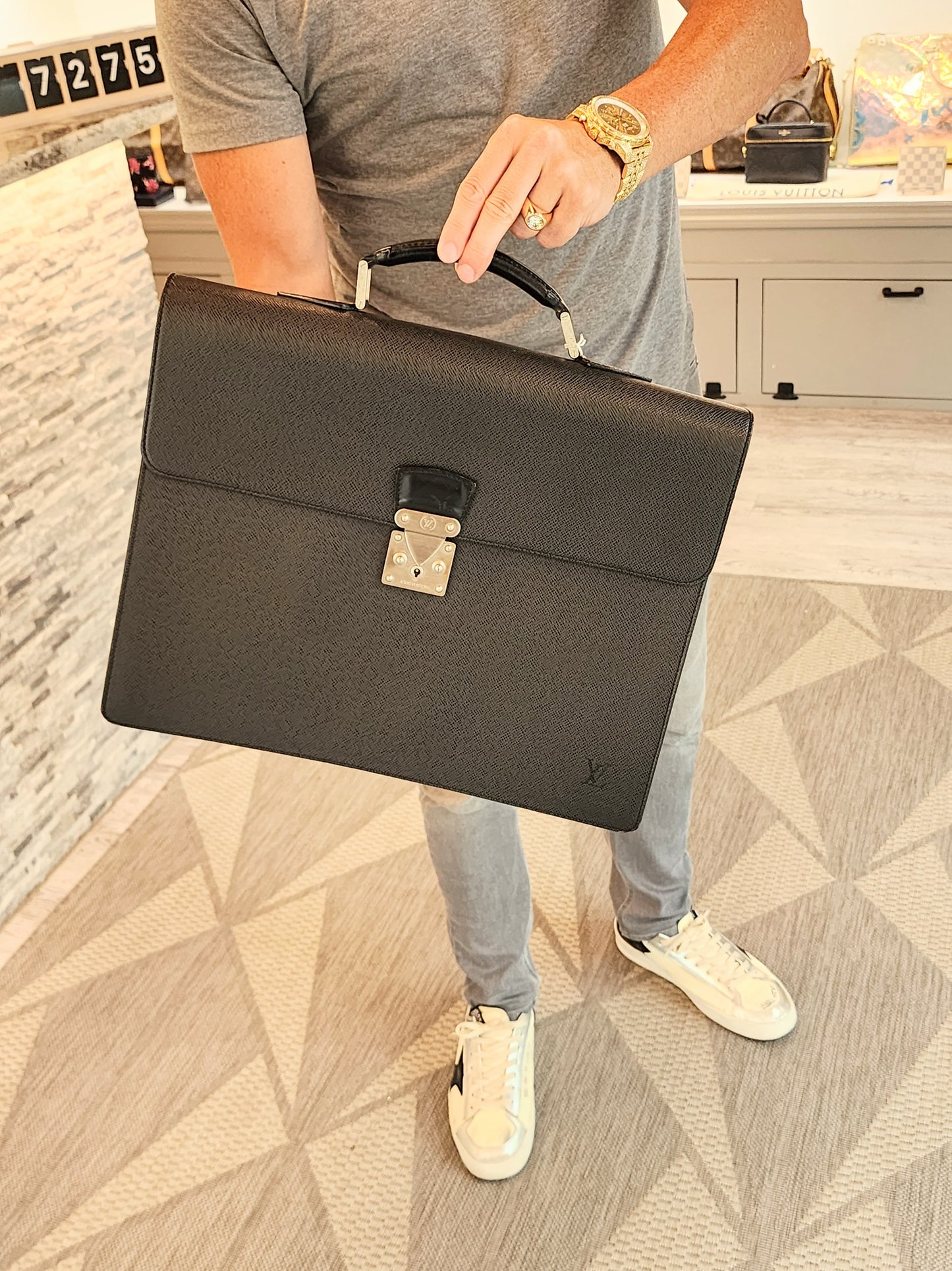 Louis Vuitton Black Taiga Leather Robusto 1 Compartment Briefcase