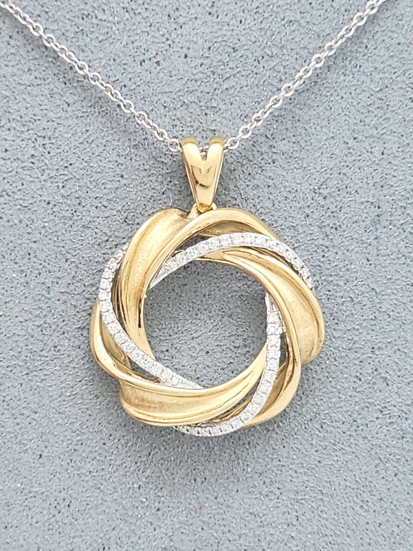 SIMON G Circle Wreath Pendant in Two-Tone 18K with Diamonds!