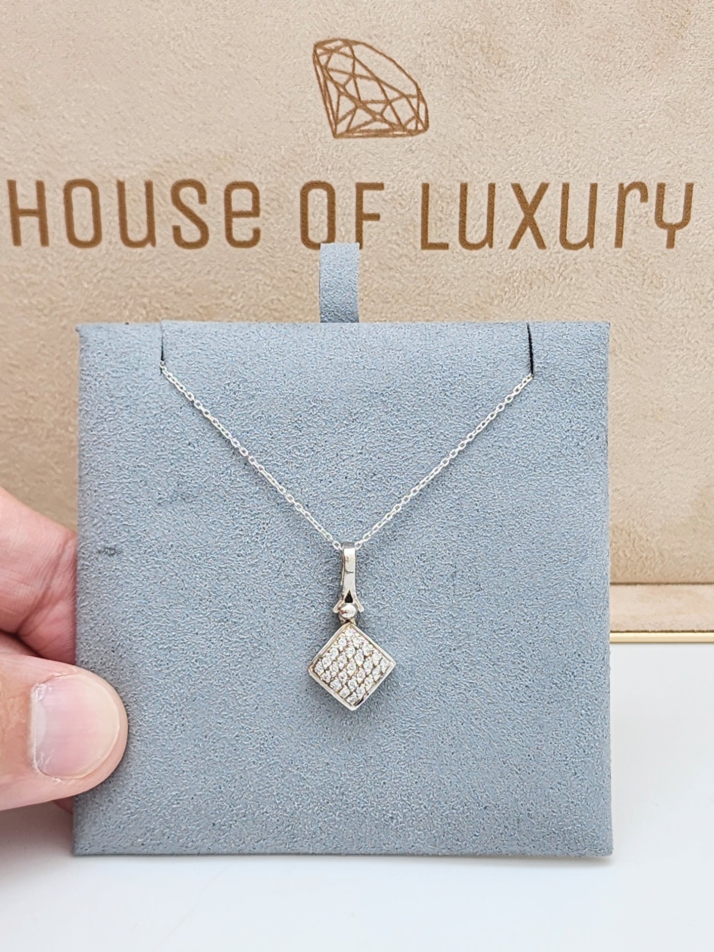 Super Cute Everday Diamond Pendant Necklace. 0.50 Carats!!