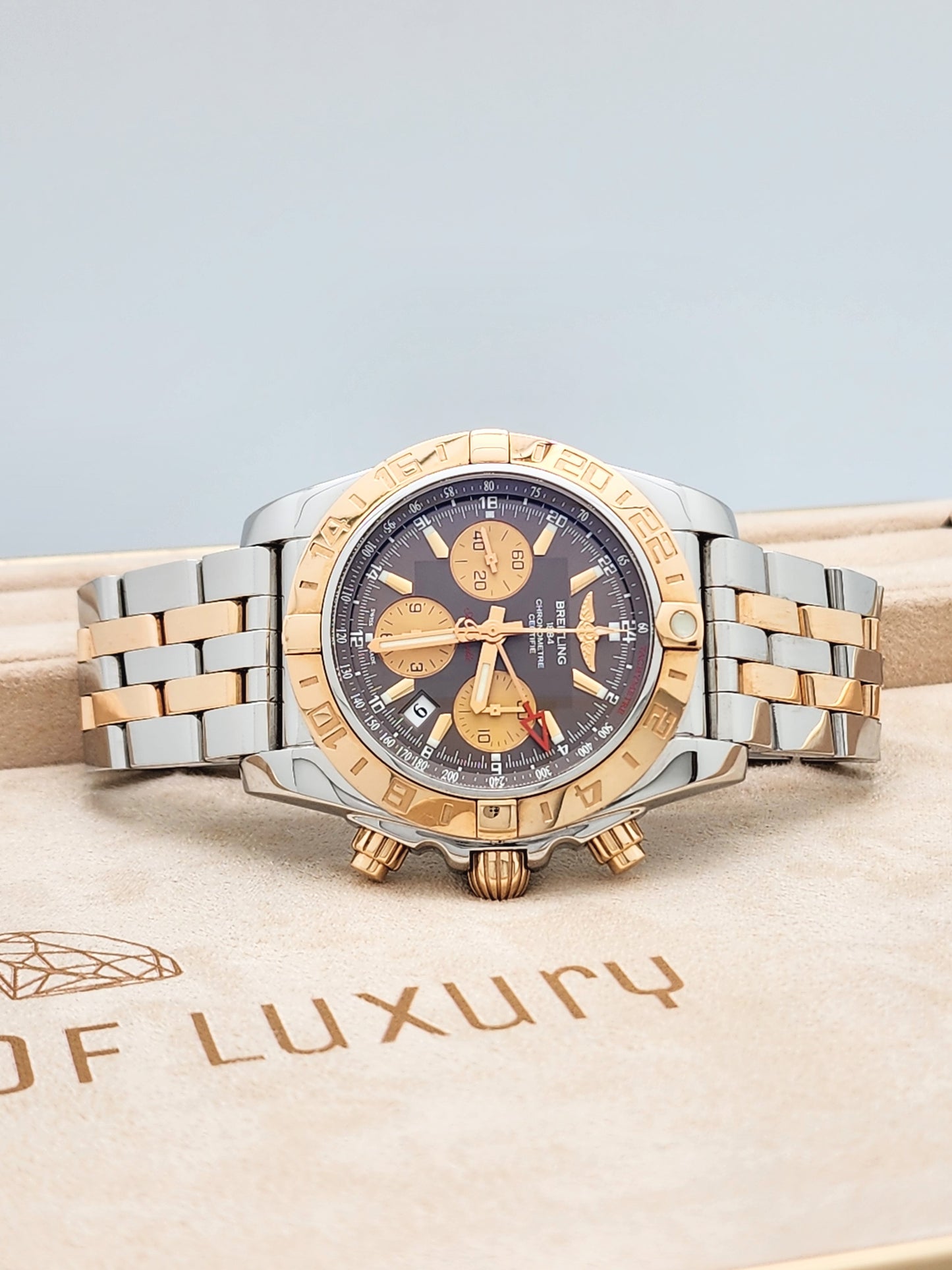 BREITLING Chronomat 44 GMT Stainless/Rose with Brown Dial CB0420 Complete Set!!!!! Retail: $15,600 HUGE SAVINGS!!!