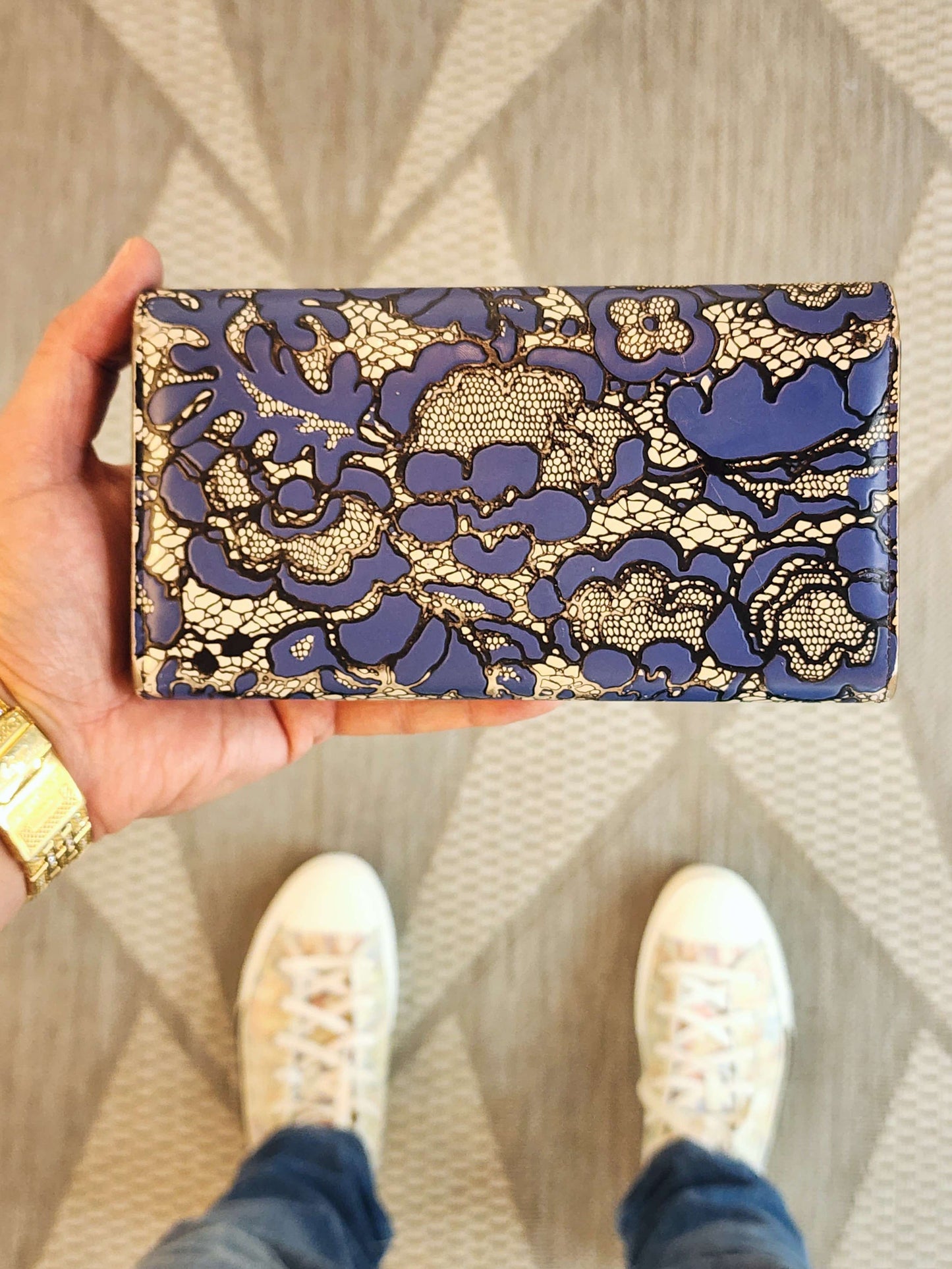 LOUIS VUITTON Twist Blue & White Flower Lace Embossed Long Wallet RARE –  HOUSE of LUXURY @ Haile