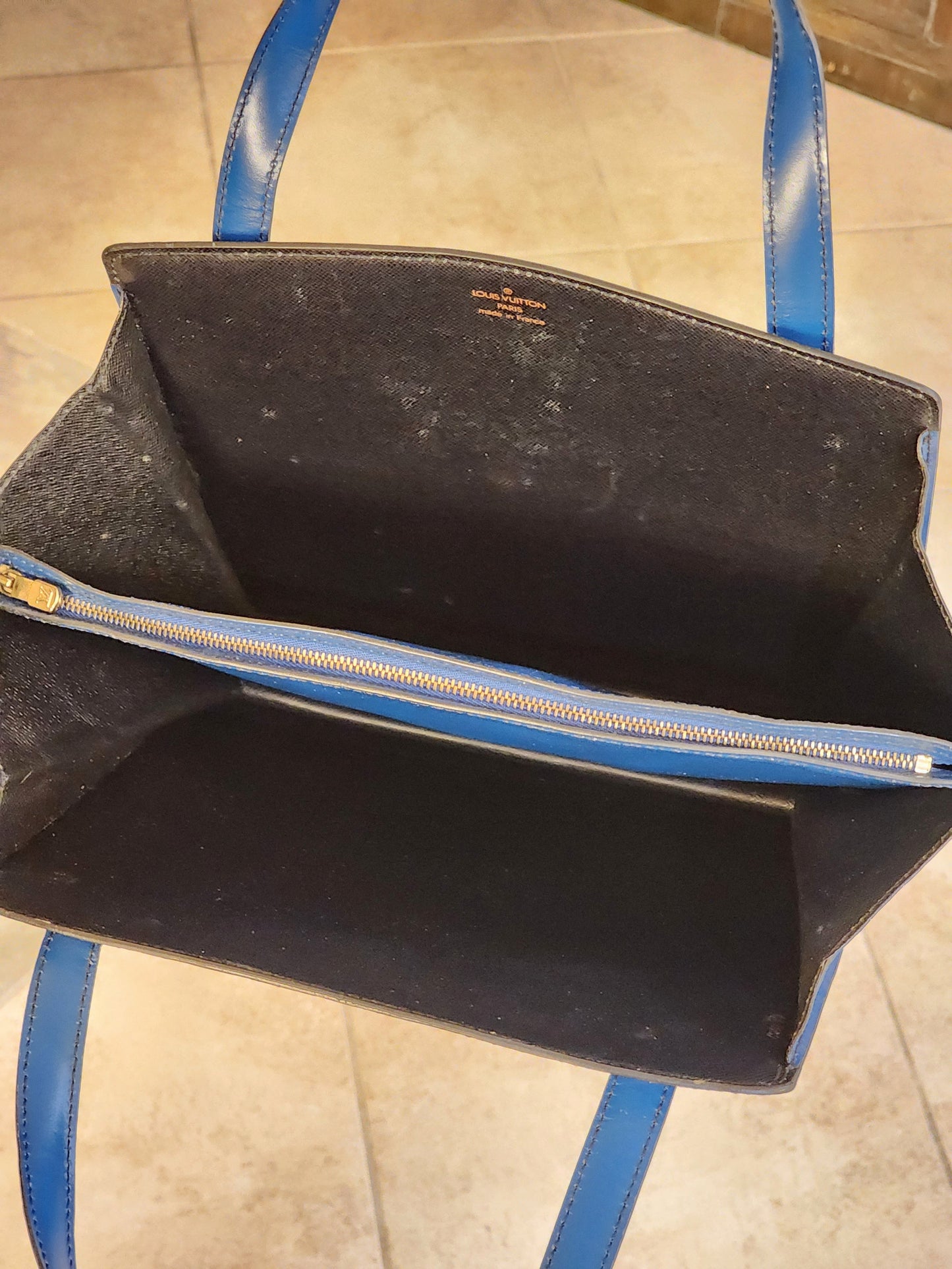 Vintage LOUIS VUITTON Black/Blue Epi Leather Varenne Tote Bag – HOUSE of  LUXURY @ Haile