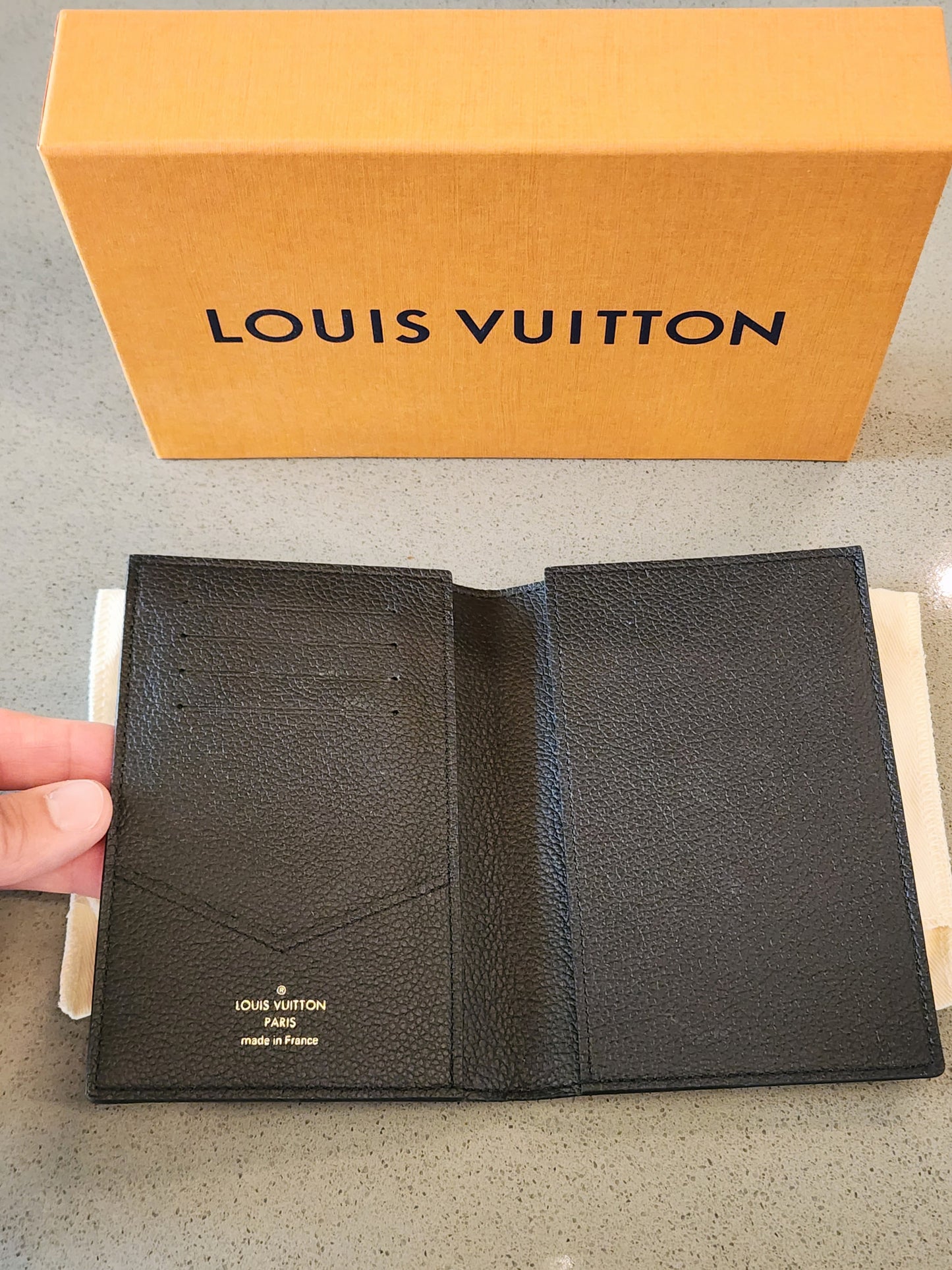 LOUIS VUITTON Monogram Empreinte Black Leather Passport Cover NEW